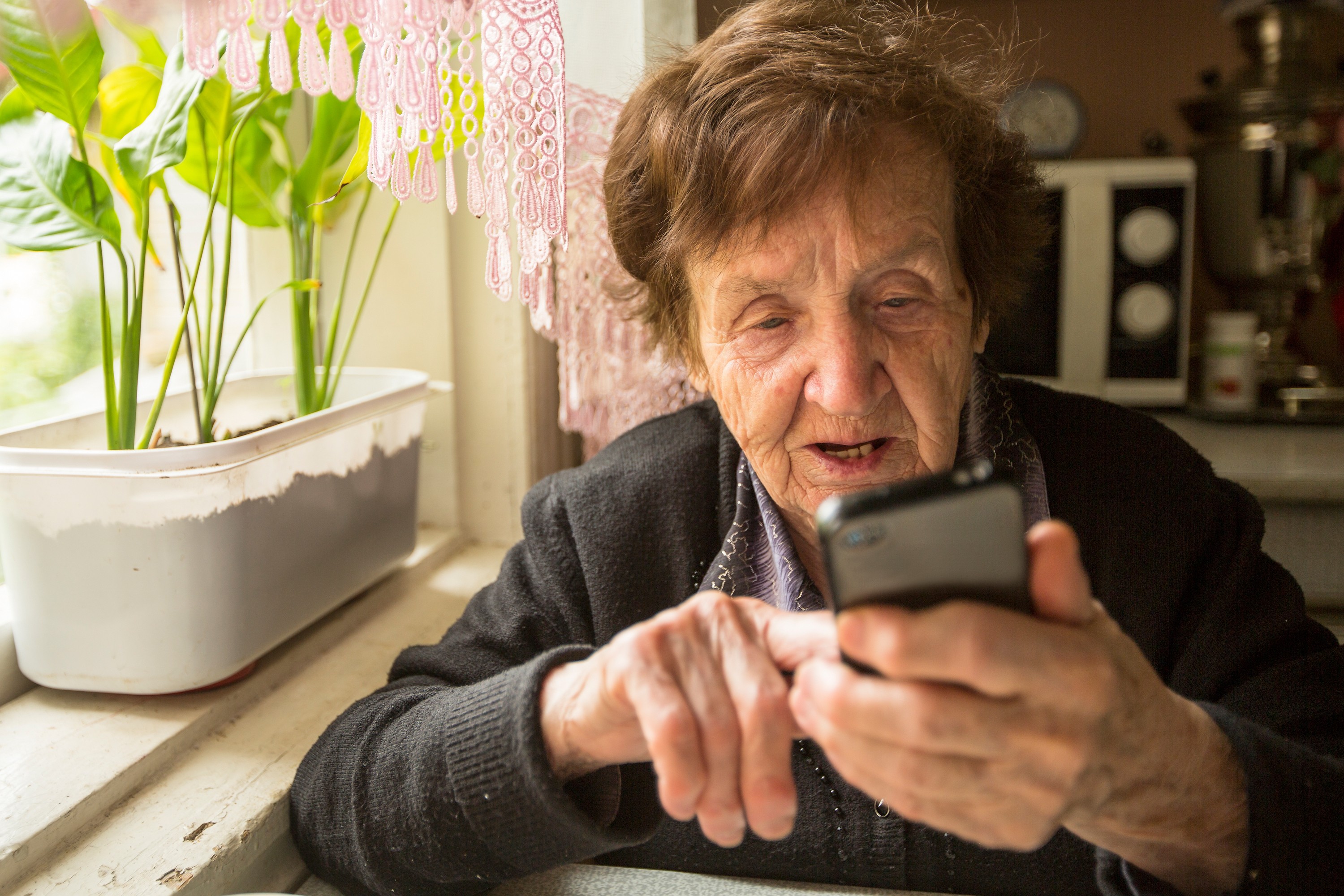 Выбор мобильного телефона для пожилого человека